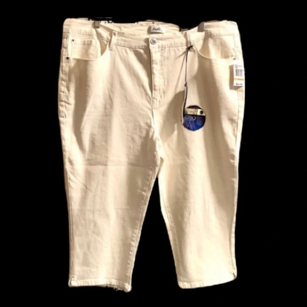 (24W)- Angel’s Signature Tummy Tech Capri